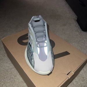 adidas Yeezy 700 V3 Fade Salt